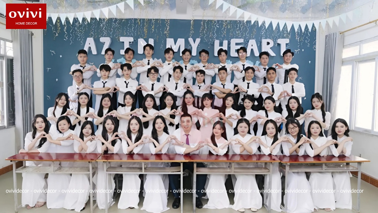 giấy dán tường chụp ảnh học sinh